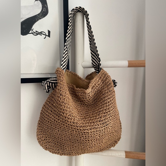 Straw Woven Beach Bag - Picture 4 of 5